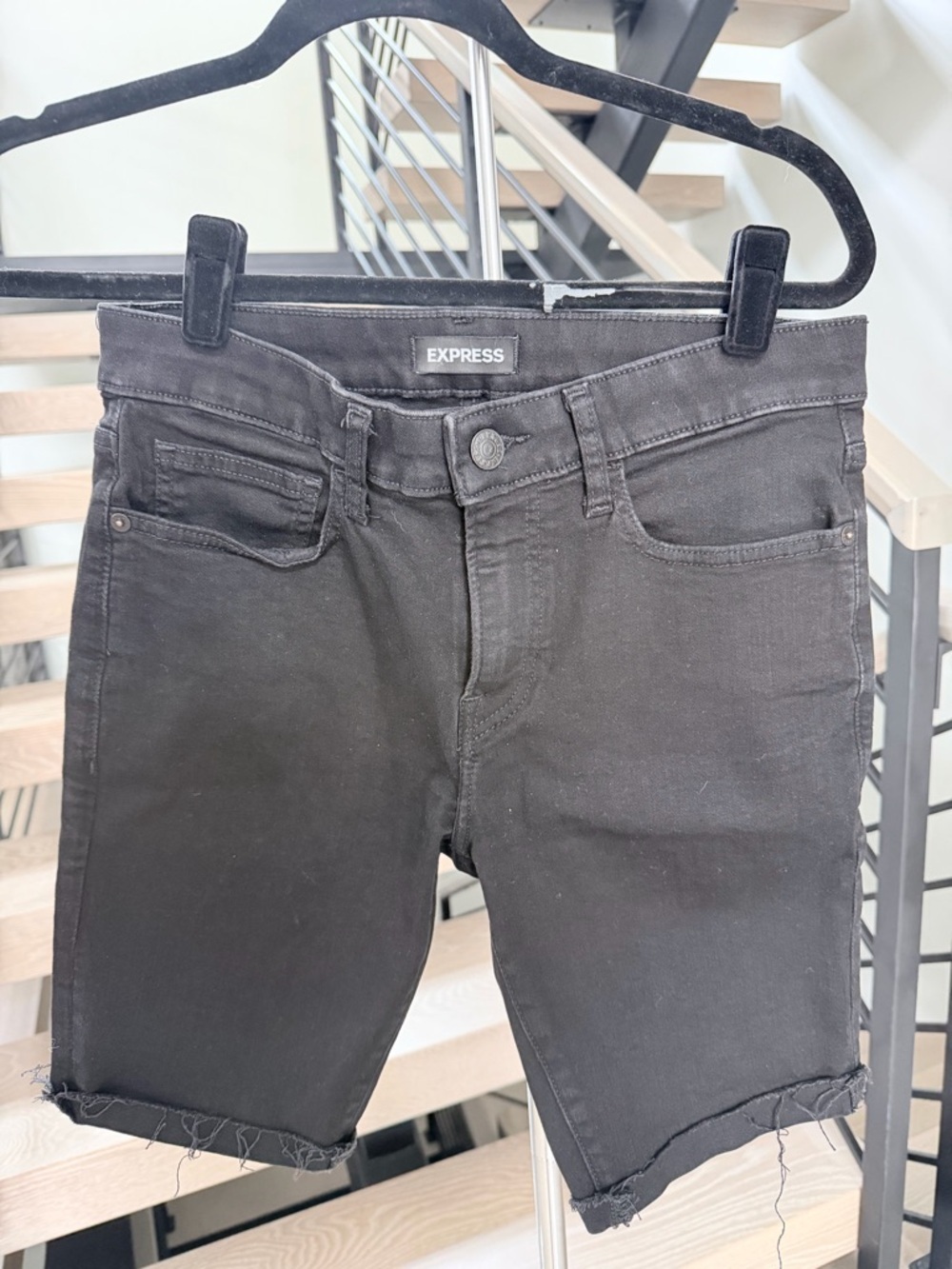 Express Men’s Black Denim Bermuda Slim Shorts size 28